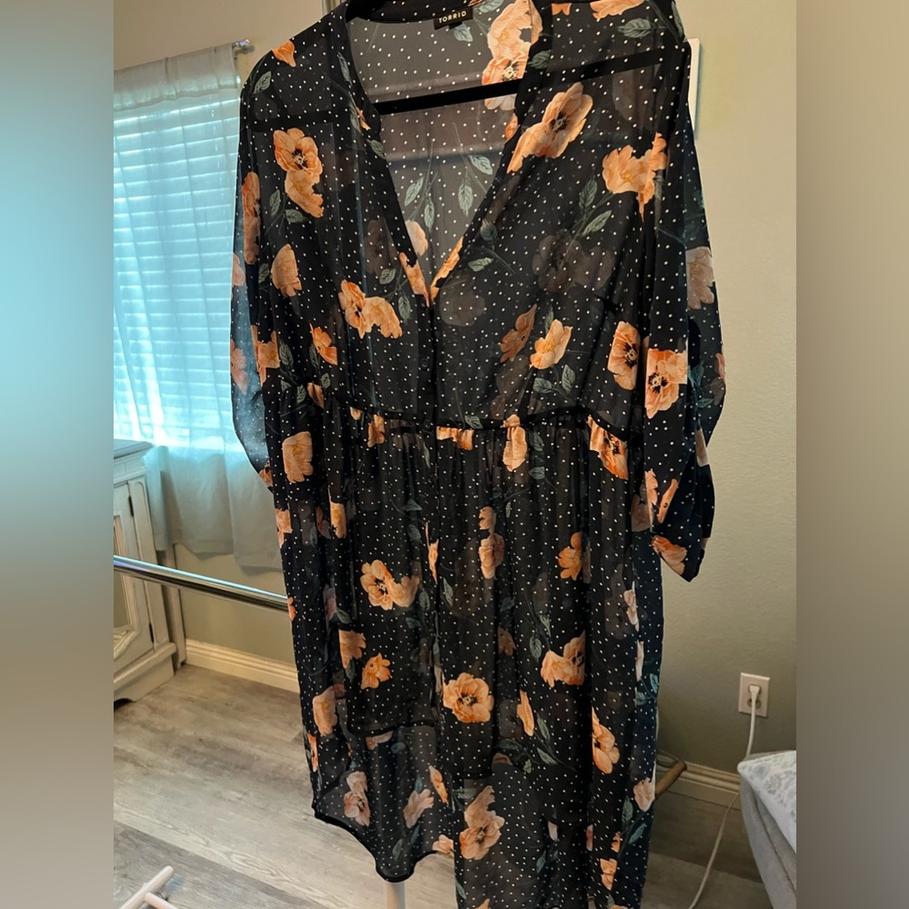 Torrid size 1 high low blouse